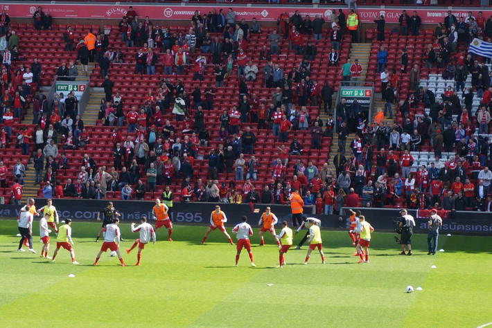 皇马战力全面评测：姆巴佩闪耀圣母大教堂，库尔图瓦再展门神风采