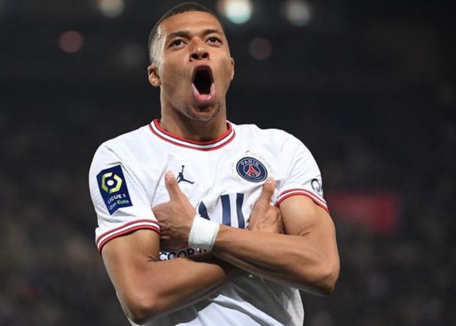 德甲60年头一遭！中国乒乓名将登传奇封面，王励勤都要偷师