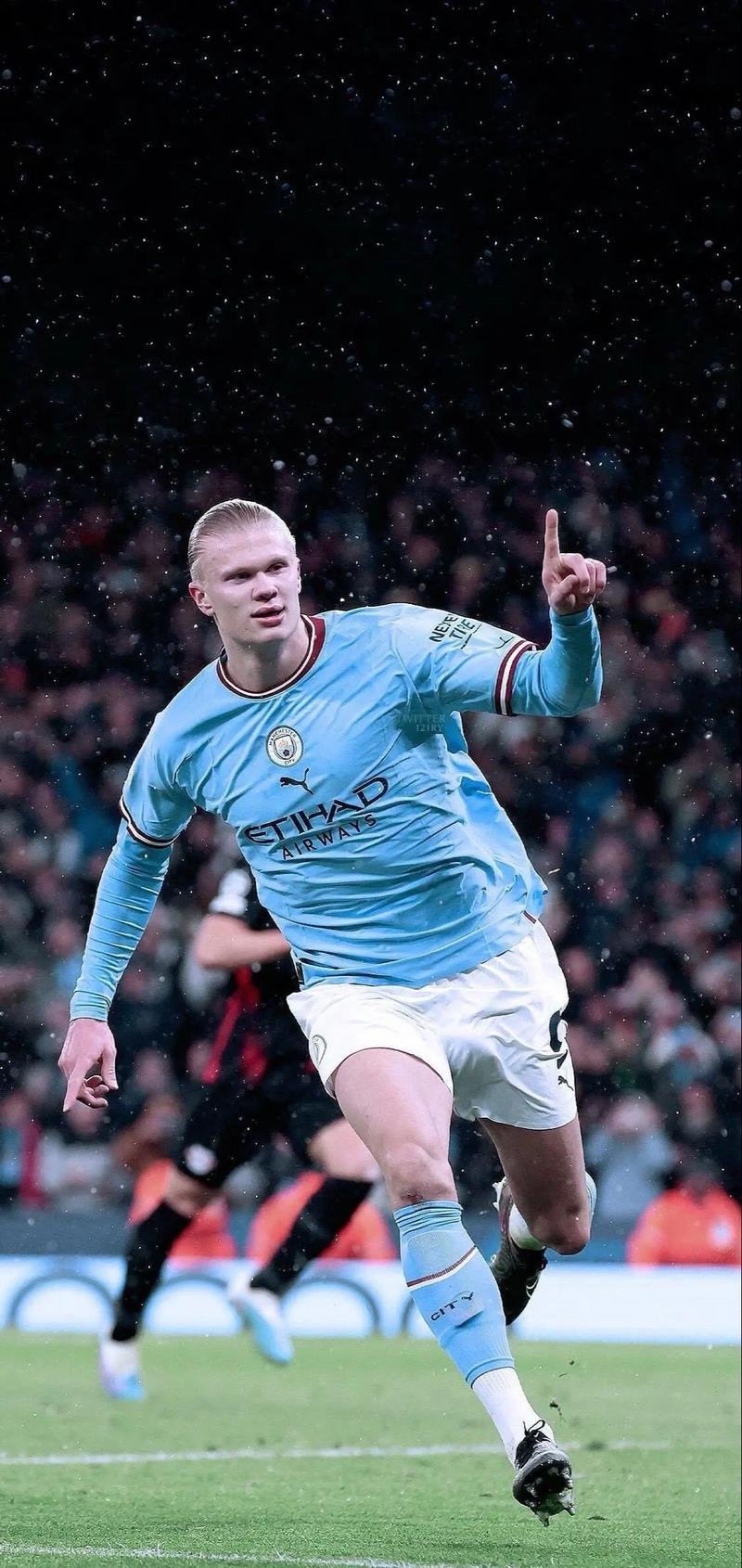 汪士钦熊猫杯首轮解围失误致丢球，末轮报复性动作染红（熊猫杯：汪士钦首战解围失误送丢球，末轮报复动作被红牌罚下）