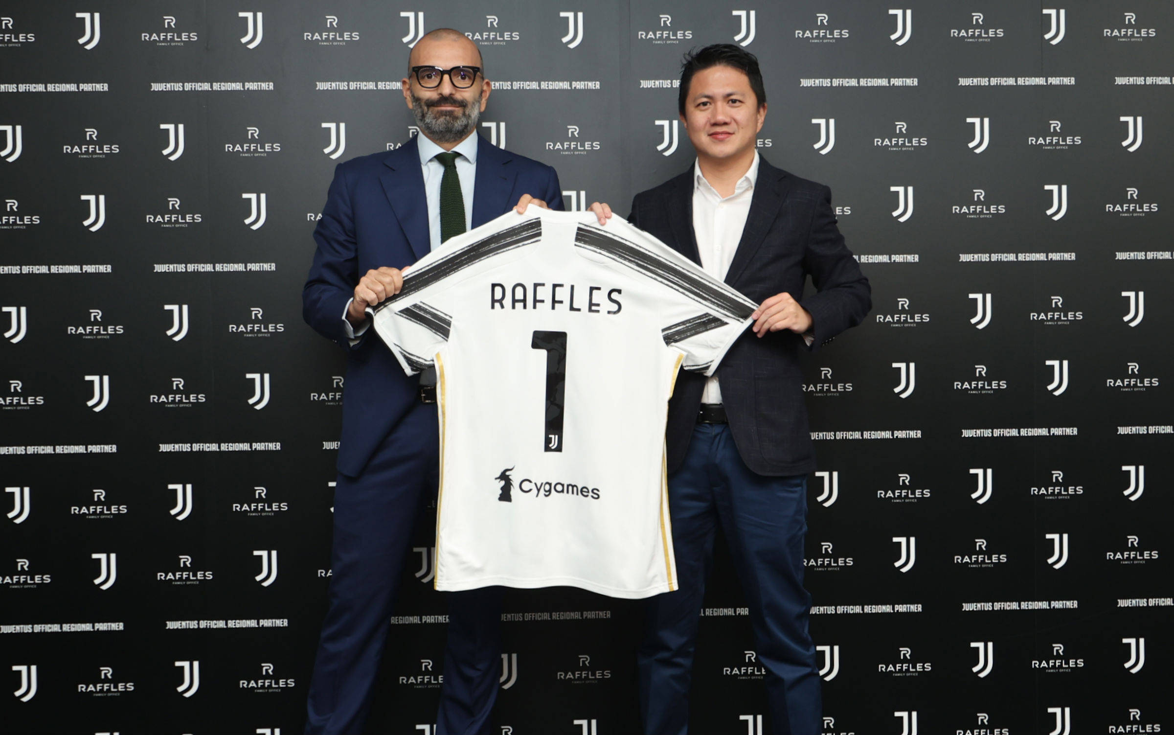 意甲三分制时代，斯帕莱蒂是第二位率队参加过三大德比的主帅（自意甲三分制以来，斯帕莱蒂成为第二位率队参与三大德比的主帅）