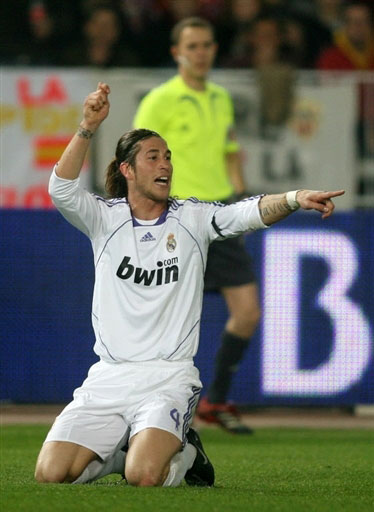 英超：利物浦客场3-2击败伯恩茅斯（英超战报：利物浦客场3-2险胜伯恩茅斯）