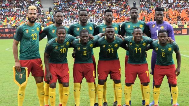 篮球火箭球队训练营气氛积极